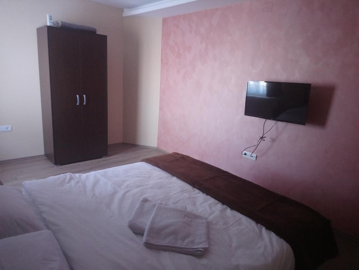 Prenociste Hrast Hostel Парачин Екстериор снимка