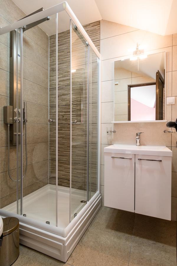 Prenociste Hrast Hostel Парачин Екстериор снимка