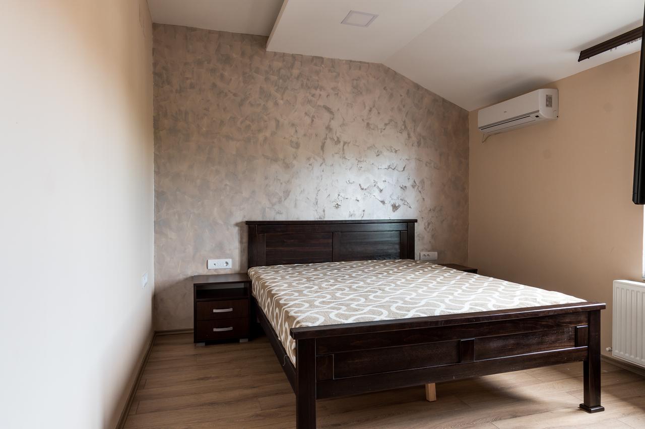 Prenociste Hrast Hostel Парачин Екстериор снимка